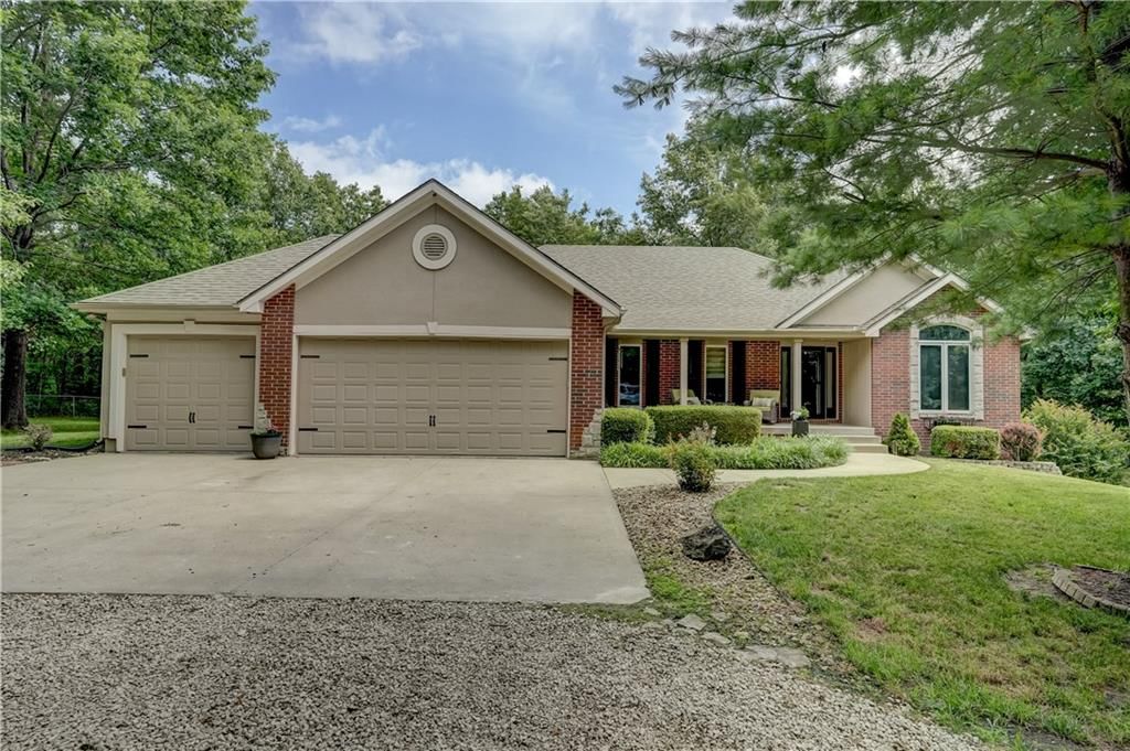 1877 NW 260th Road, Kingsville, MO