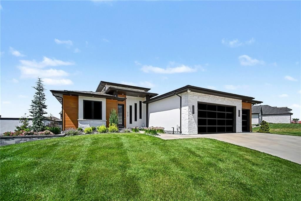 2131 NW Palisades Drive — photo 2
