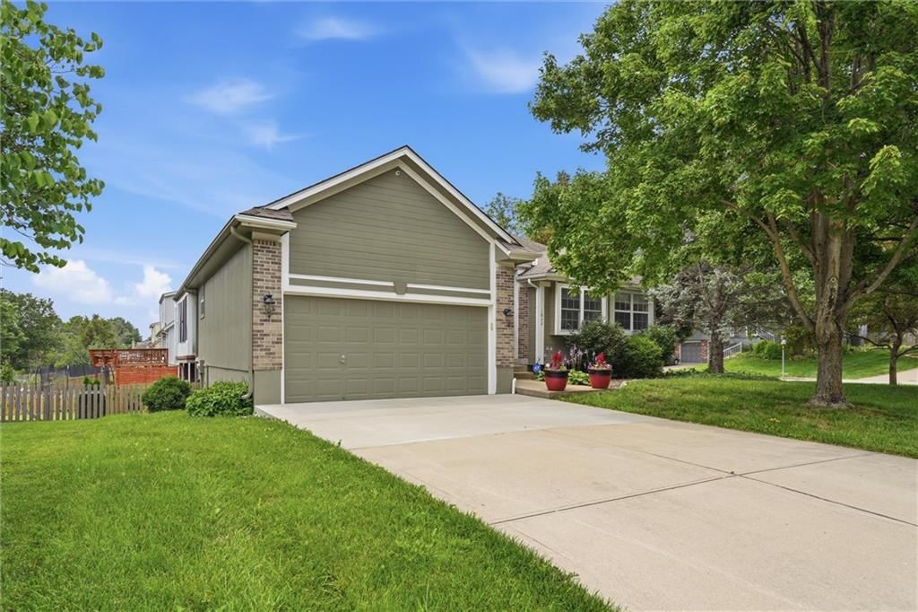 1832 Stonewood Drive — photo 3