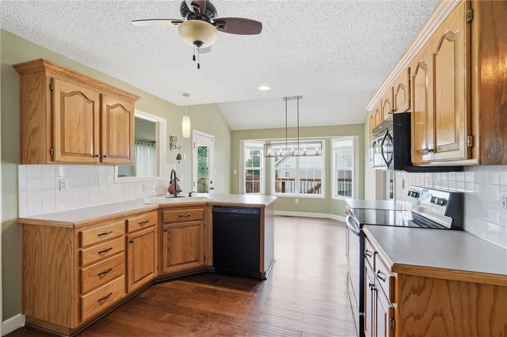 1832 Stonewood Drive — photo 9