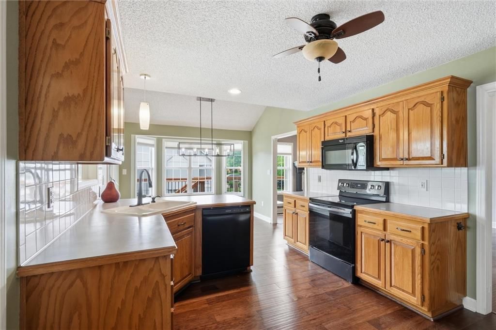 1832 Stonewood Drive — photo 10