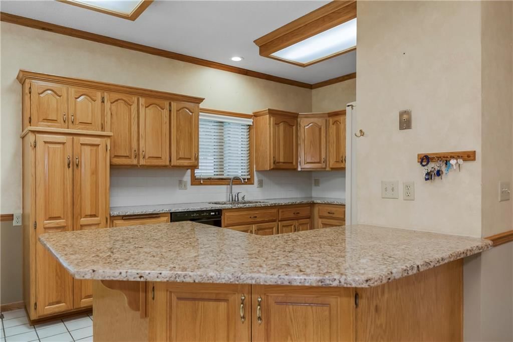5335 Halsey Street — photo 9