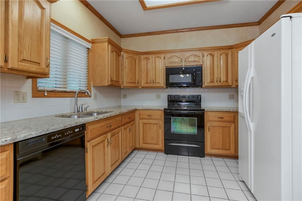 5335 Halsey Street — photo 10
