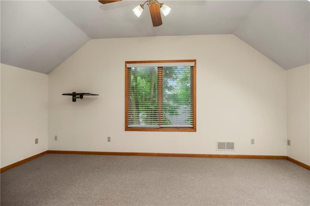 5335 Halsey Street — photo 16