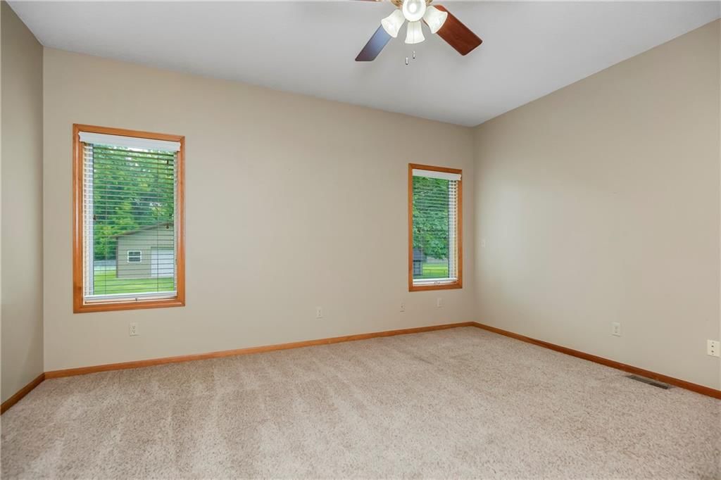 5335 Halsey Street — photo 21