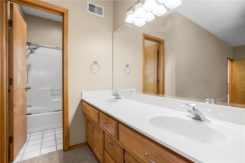 5335 Halsey Street — photo 22