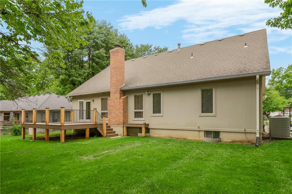 5335 Halsey Street — photo 32