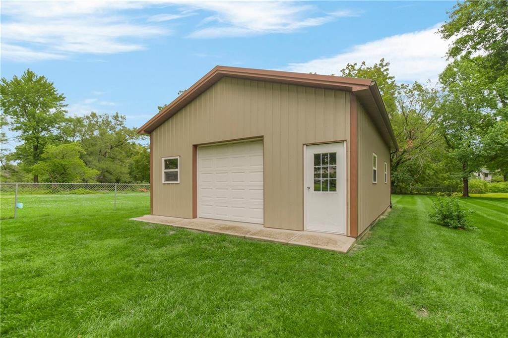 5335 Halsey Street — photo 34