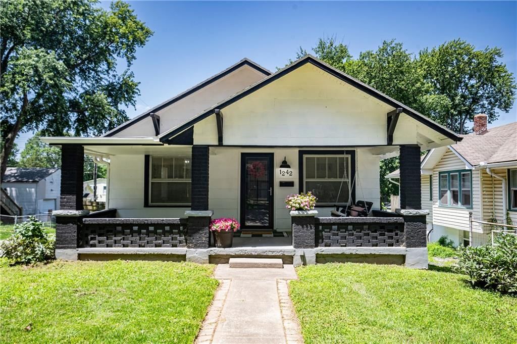 1242 S Hardy Street — photo 1