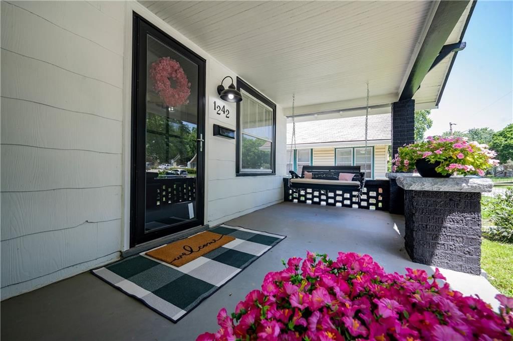 1242 S Hardy Street — photo 3