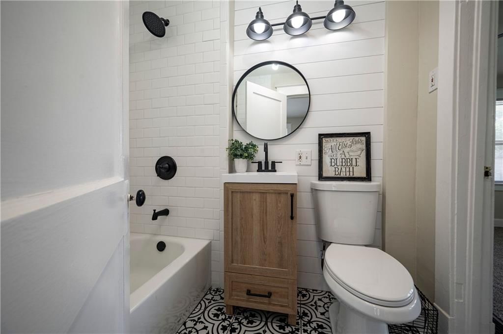 1242 S Hardy Street — photo 13