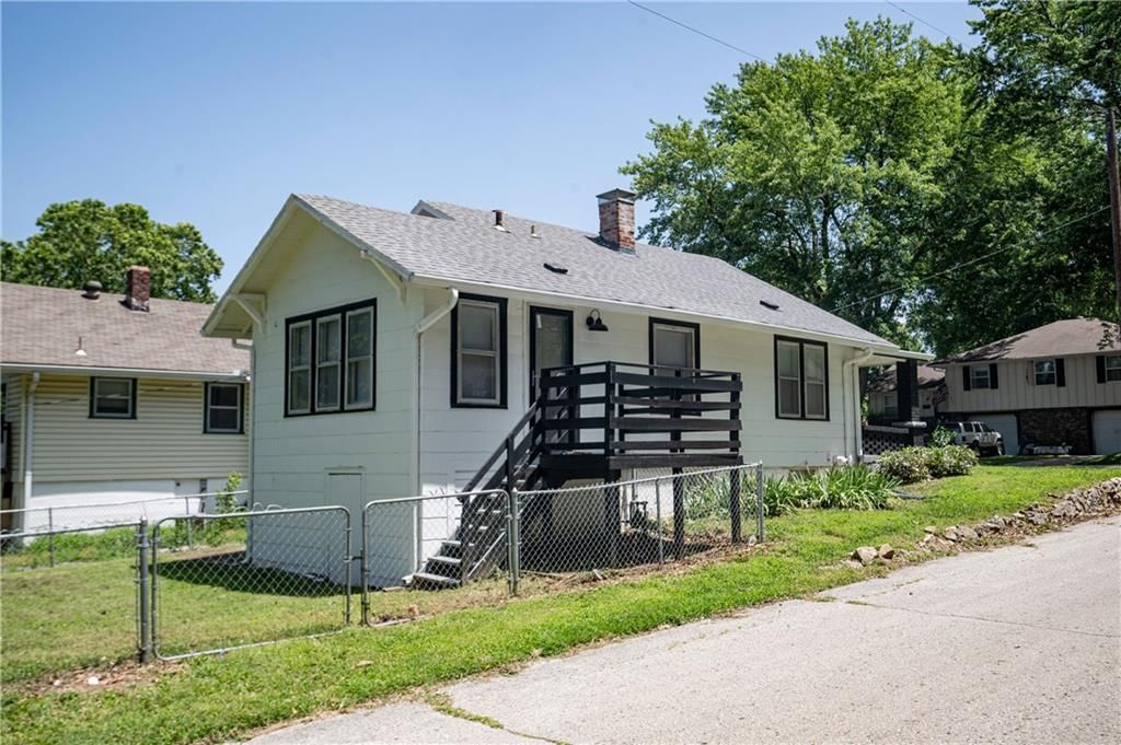 1242 S Hardy Street — photo 24