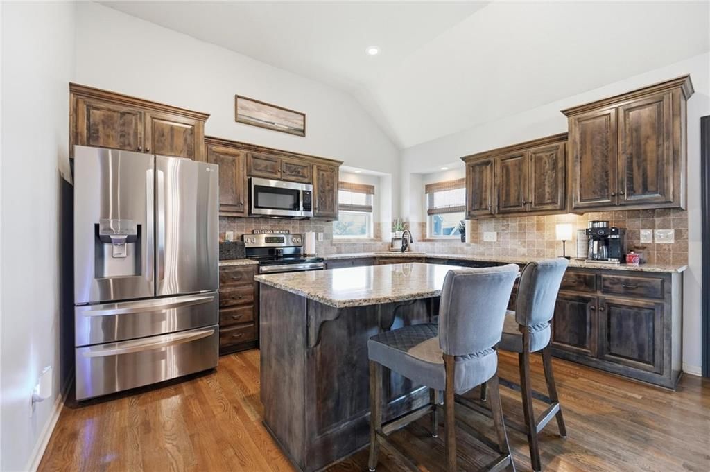 10802 N Oakland Avenue — photo 12