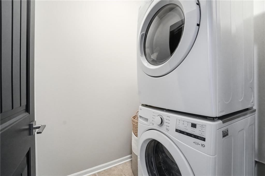 10802 N Oakland Avenue — photo 16