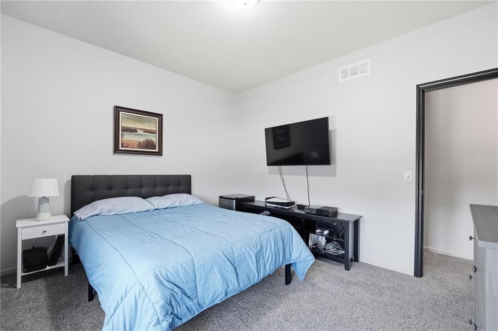 10802 N Oakland Avenue — photo 18