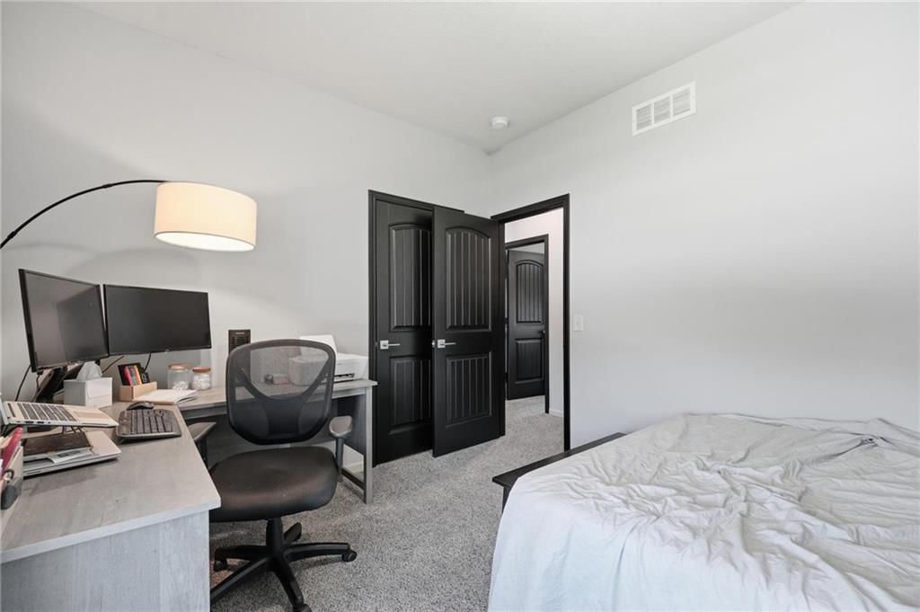 10802 N Oakland Avenue — photo 20
