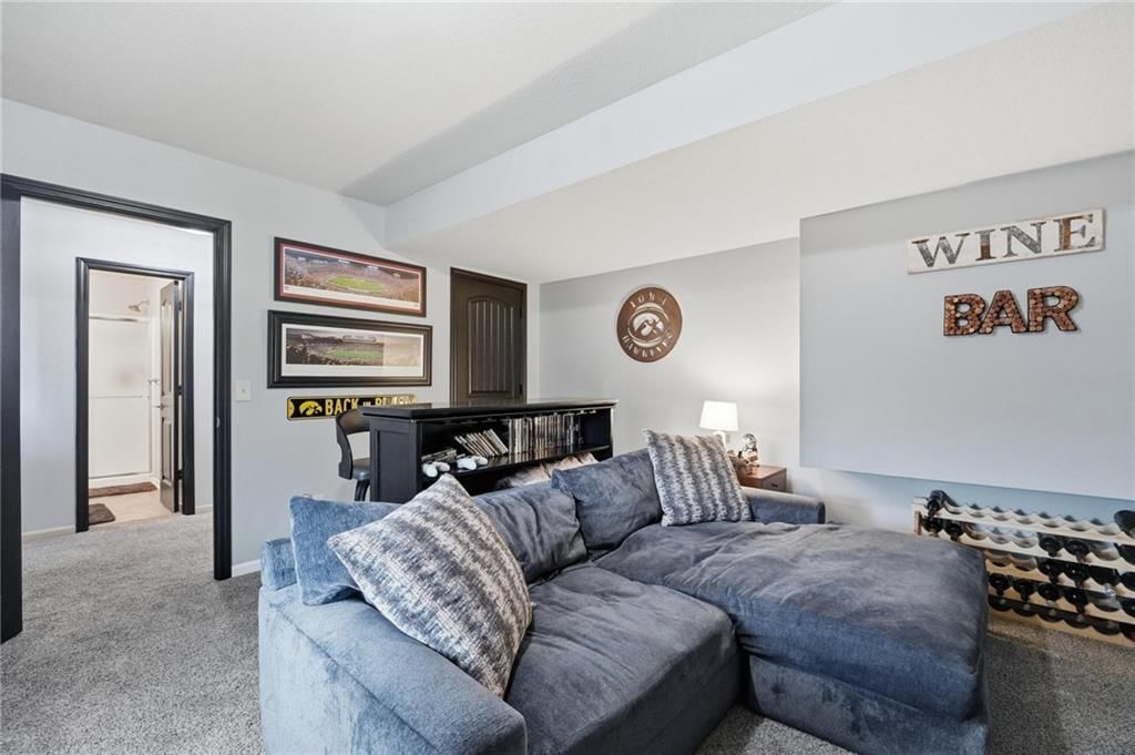 10802 N Oakland Avenue — photo 31