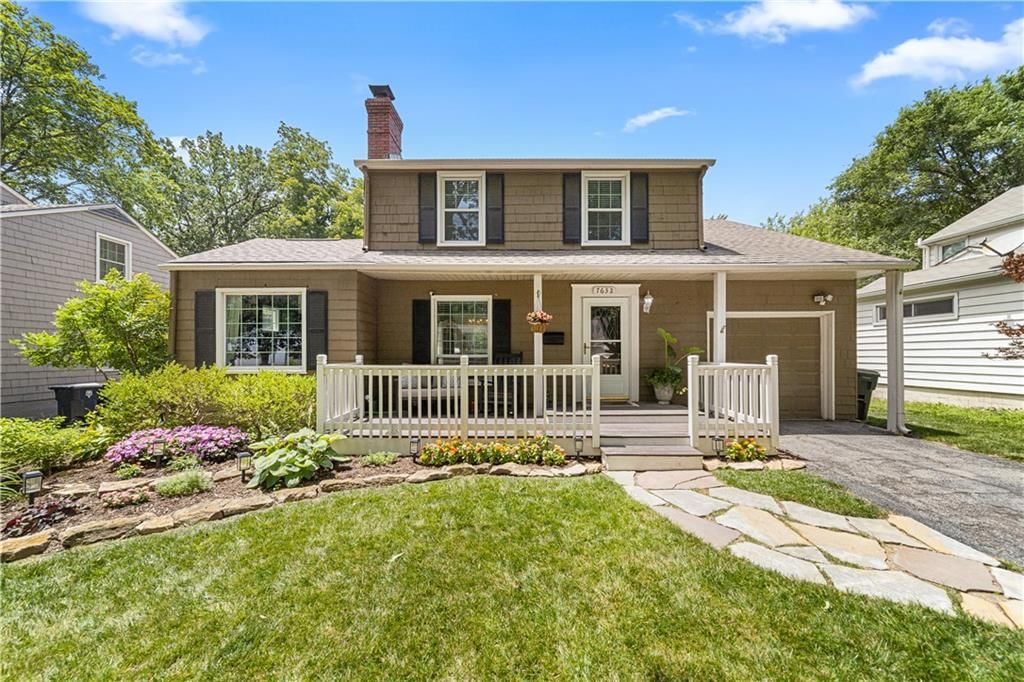 7632 Oak Street — photo 1