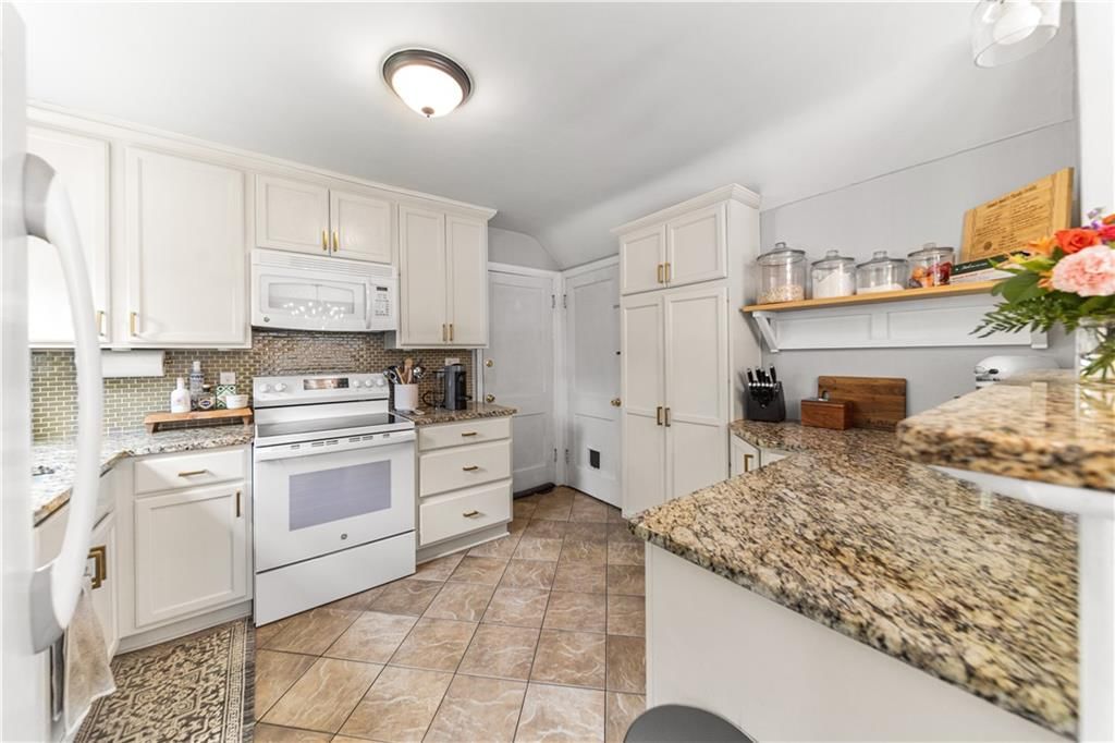 7632 Oak Street — photo 13