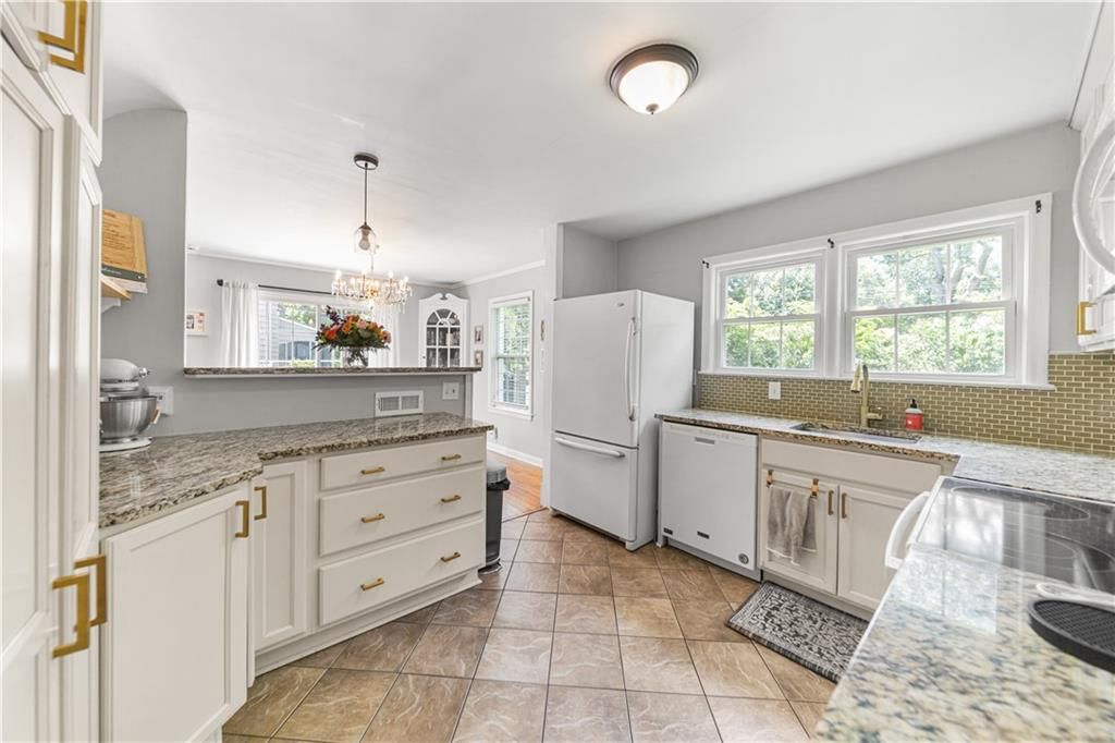 7632 Oak Street — photo 15