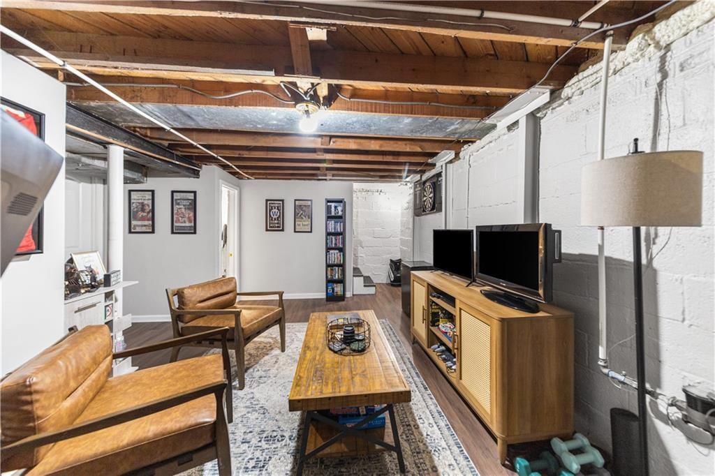 7632 Oak Street — photo 28