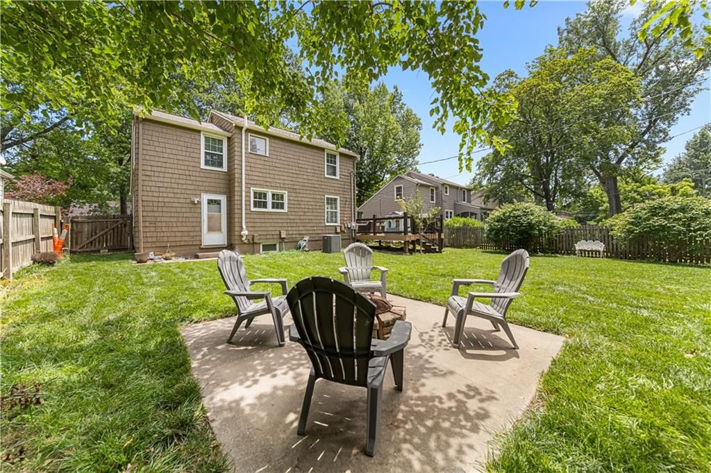 7632 Oak Street — photo 34