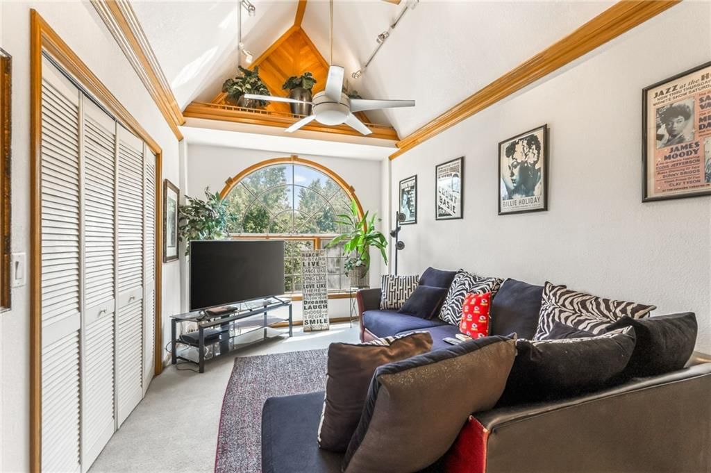 6511 Ridgeway Avenue — photo 32