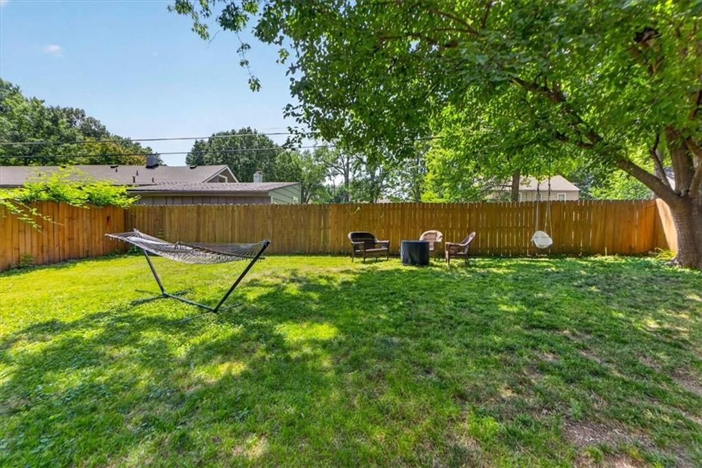 5718 Maple Street — photo 21