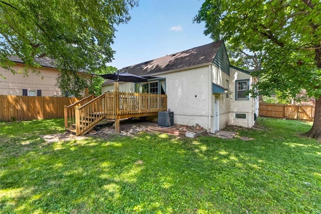 5718 Maple Street — photo 22