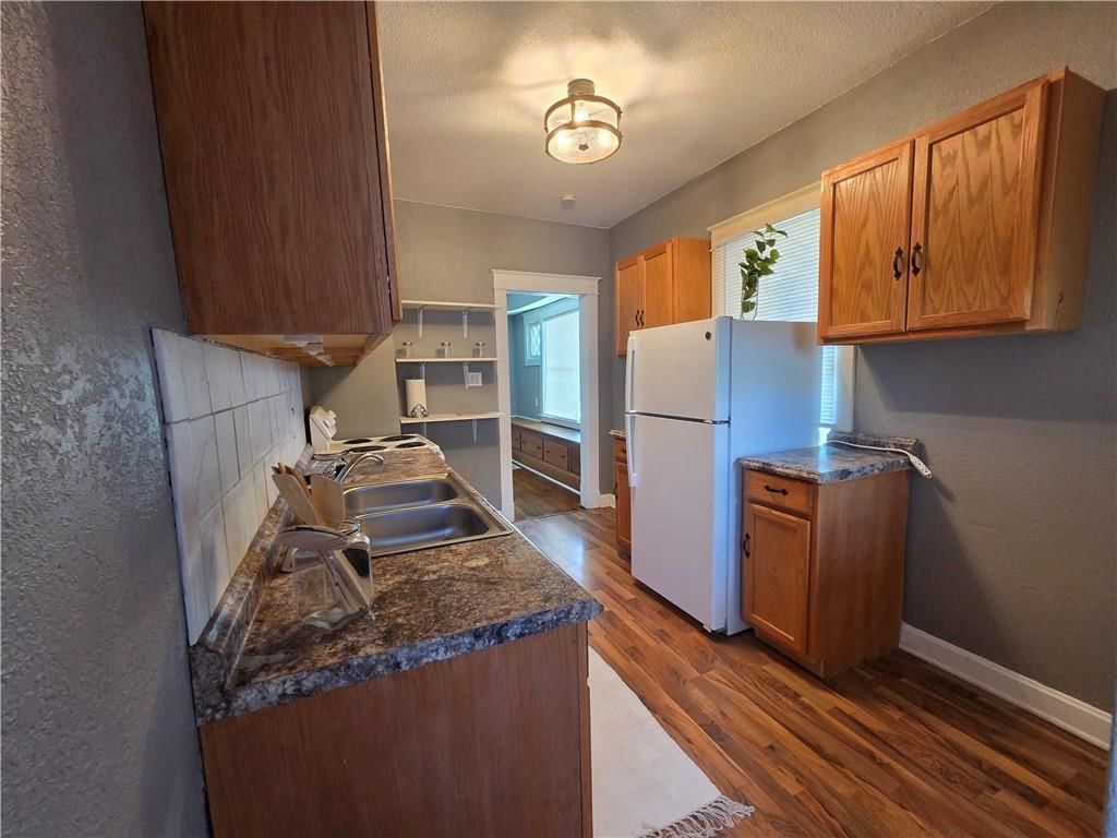 628 S Ash Avenue — photo 21