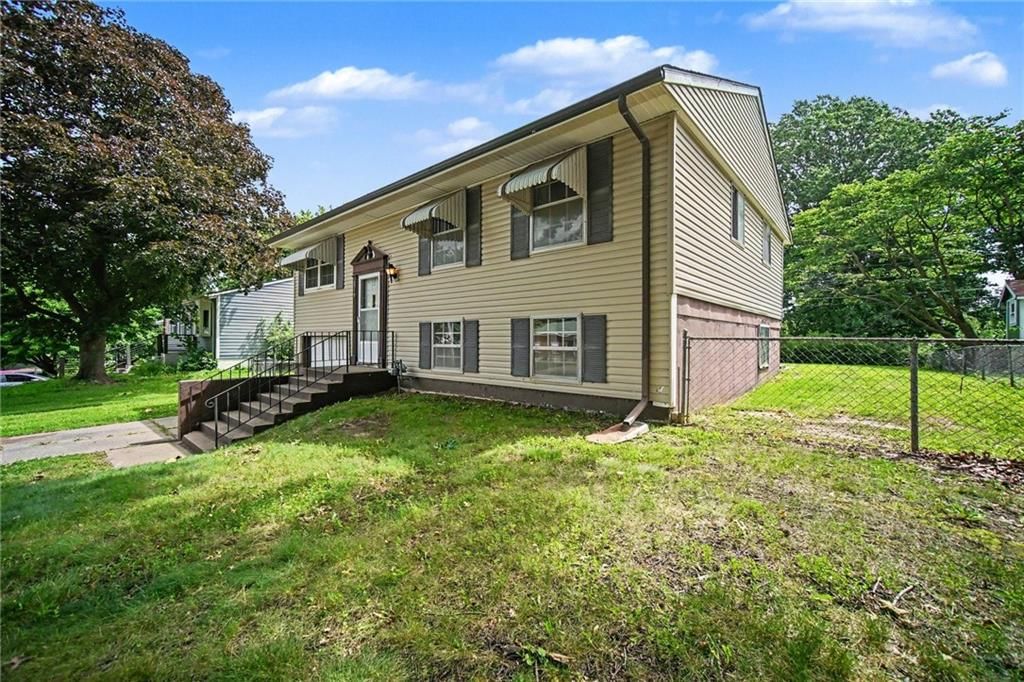 2315 Cardinal Lane — photo 3