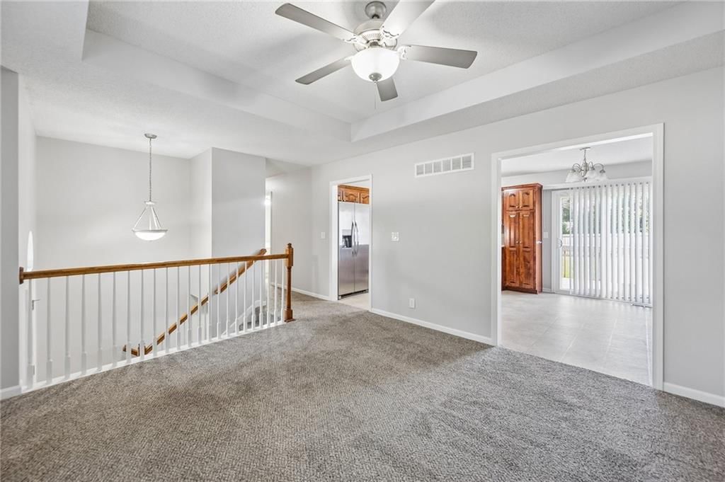 404 NW Europa Drive — photo 7