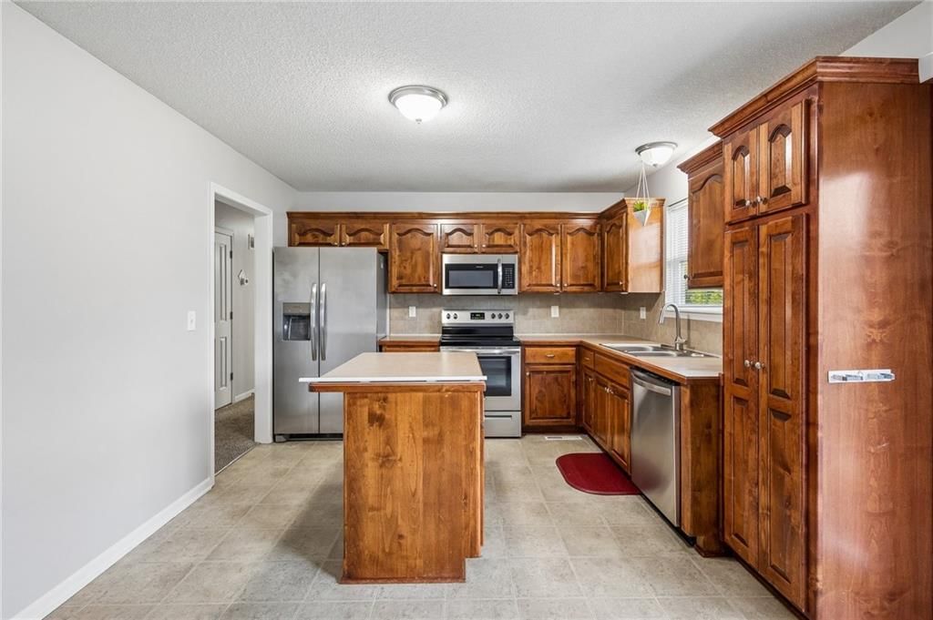 404 NW Europa Drive — photo 10