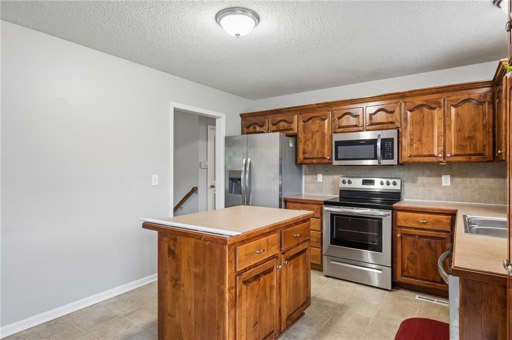 404 NW Europa Drive — photo 11