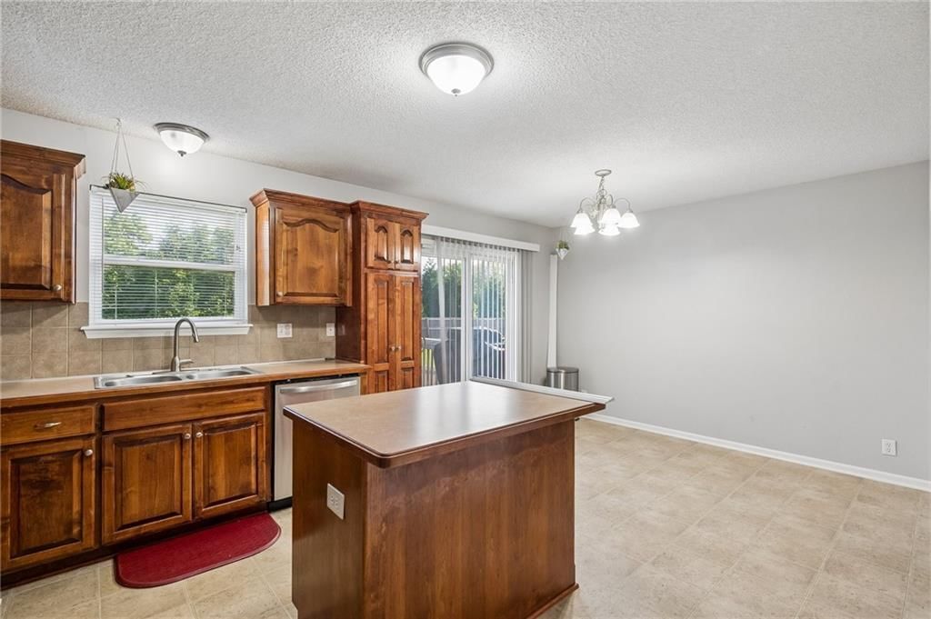 404 NW Europa Drive — photo 13