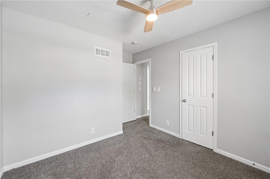 404 NW Europa Drive — photo 18