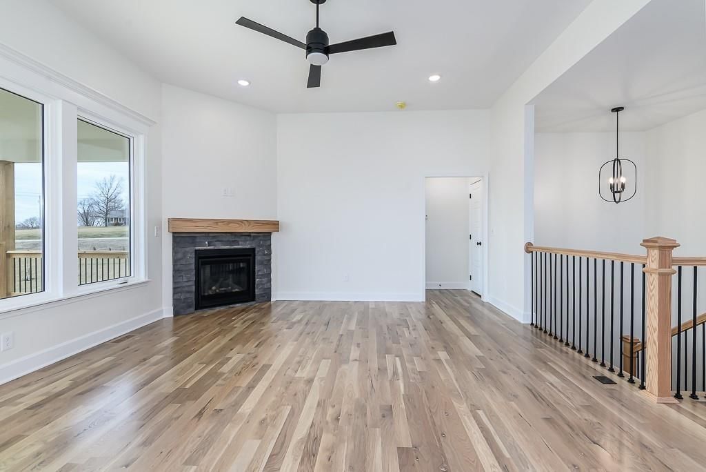 12913 Sewell Avenue — photo 3