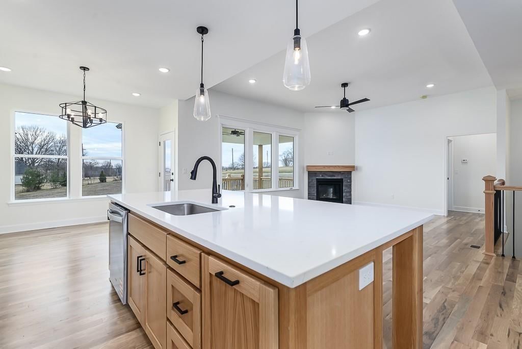 12913 Sewell Avenue — photo 10