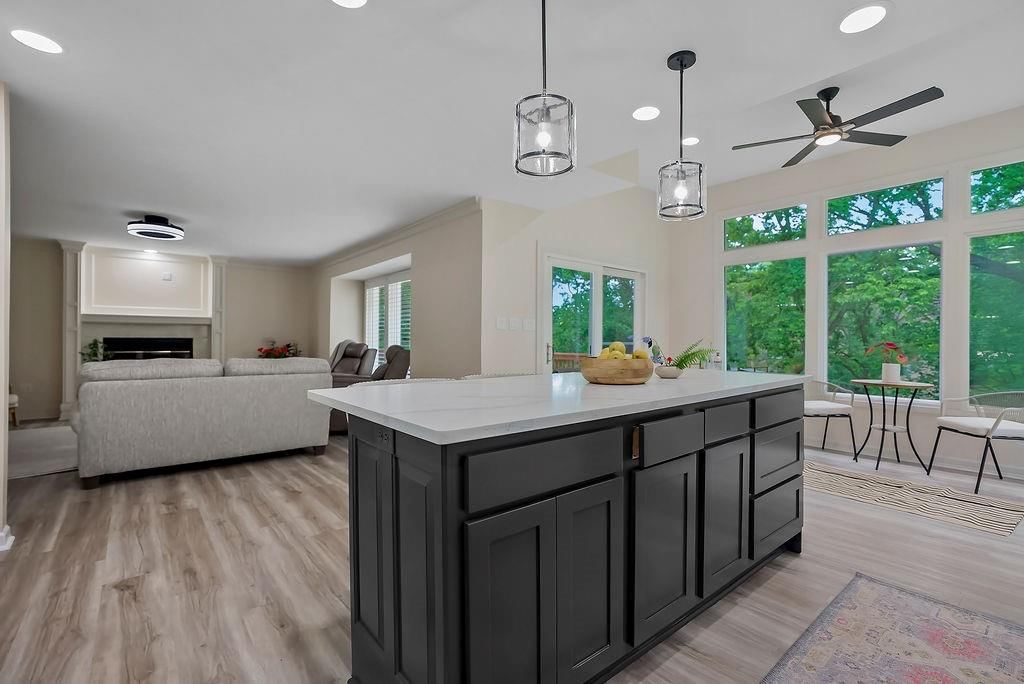 2404 SW Clear Creek Court — photo 2