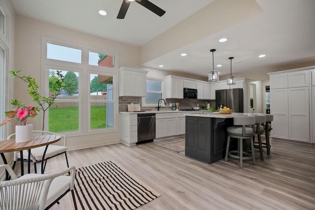 2404 SW Clear Creek Court — photo 4