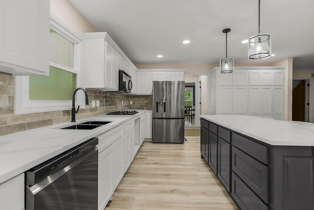 2404 SW Clear Creek Court — photo 7