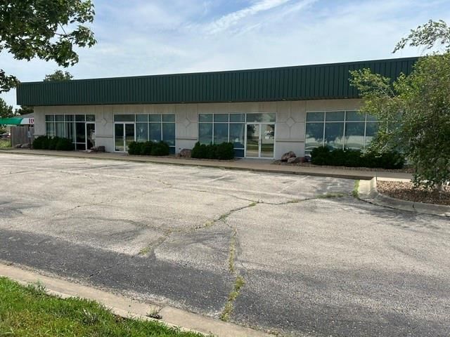 450 N Iowa Street — photo 1