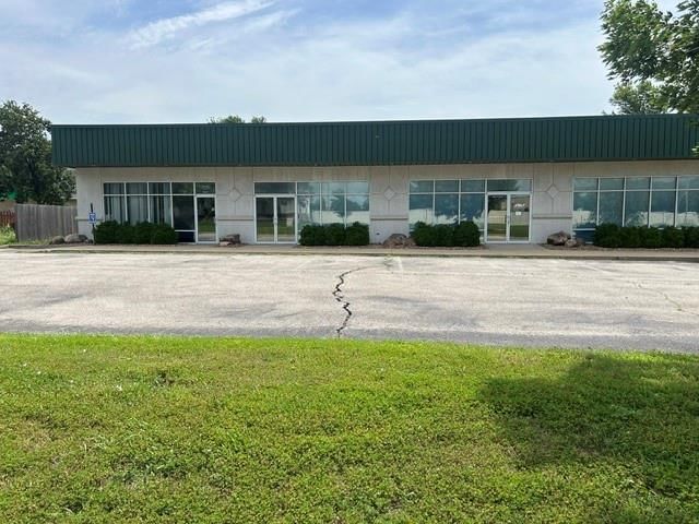 450 N Iowa Street — photo 3