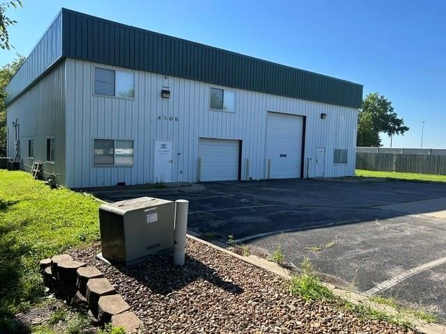 450 N Iowa Street — photo 5