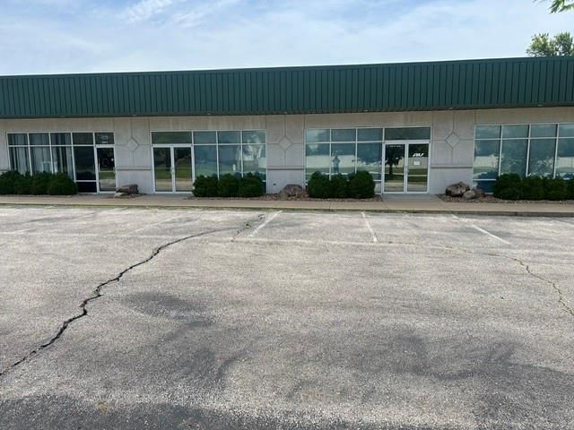 450 N Iowa Street — photo 8