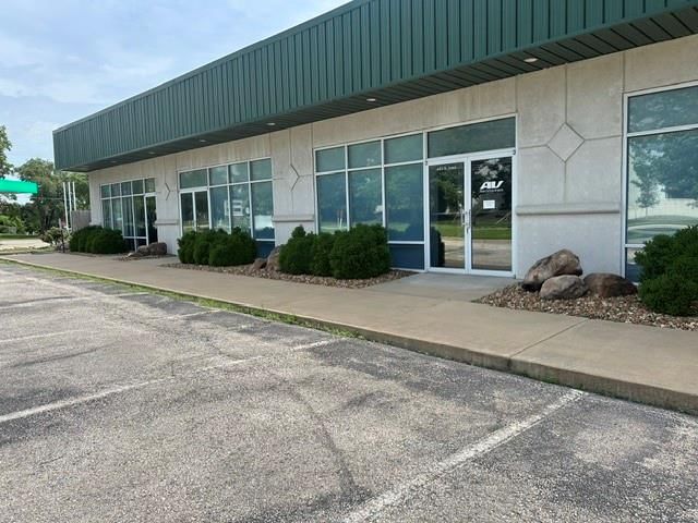 450 N Iowa Street — photo 10