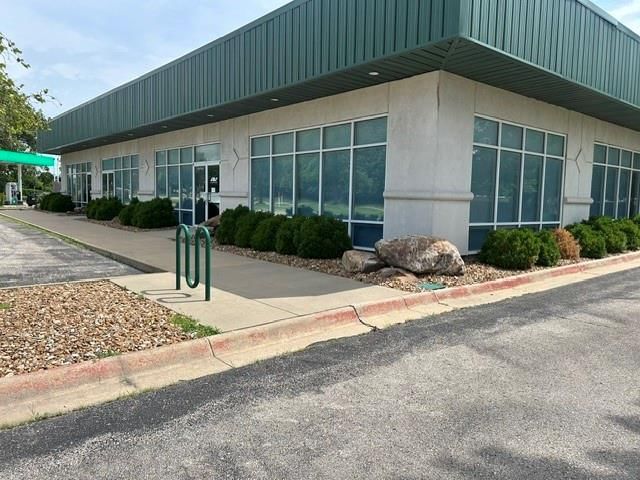 450 N Iowa Street — photo 12