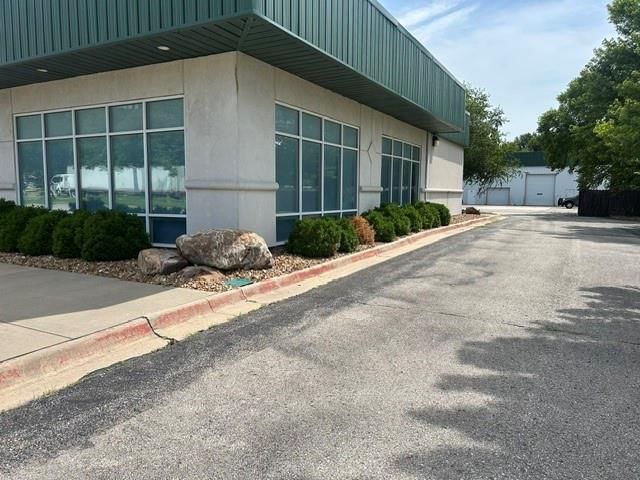 450 N Iowa Street — photo 13