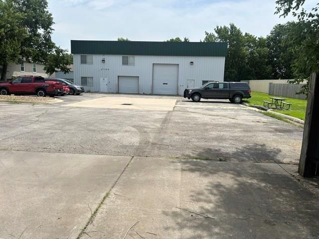 450 N Iowa Street — photo 15