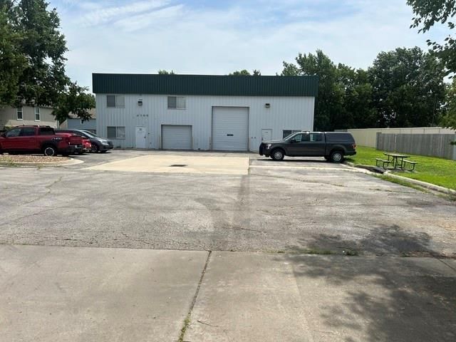 450 N Iowa Street — photo 16